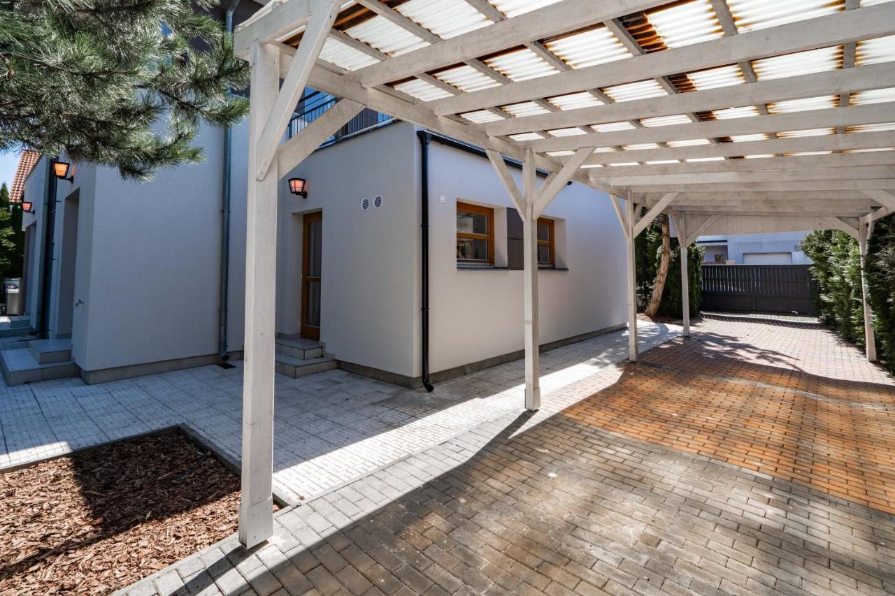 Serenity Prague Villa With Garden Jacuzzi Exteriör bild